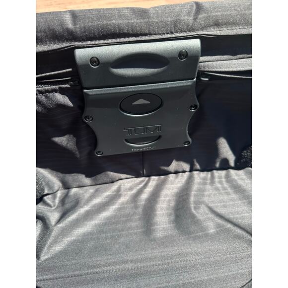 Tumi Alpha 22026DH Black Medium Trip Expandable Suitcase w/ garment bag - Picture 11 of 16